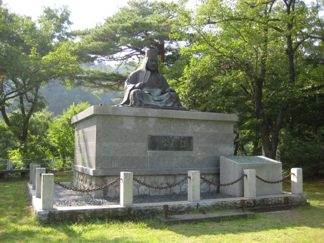 秋葉公園(謙信公銅像・秋葉神社・奥の院)