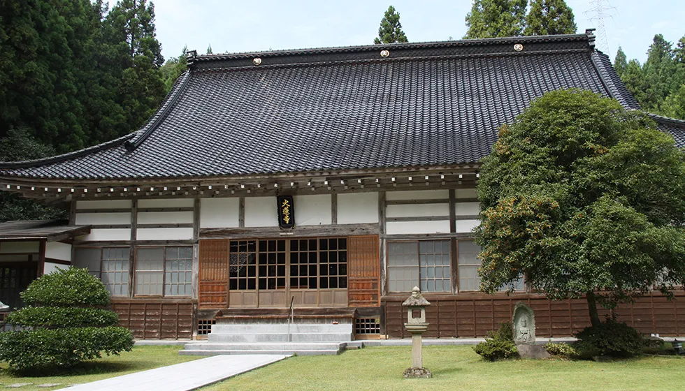 羽茂城主本間家の菩提寺として建立されました。