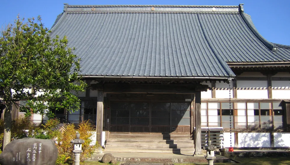 曹洞宗の寺院、山号は瑞泉山。