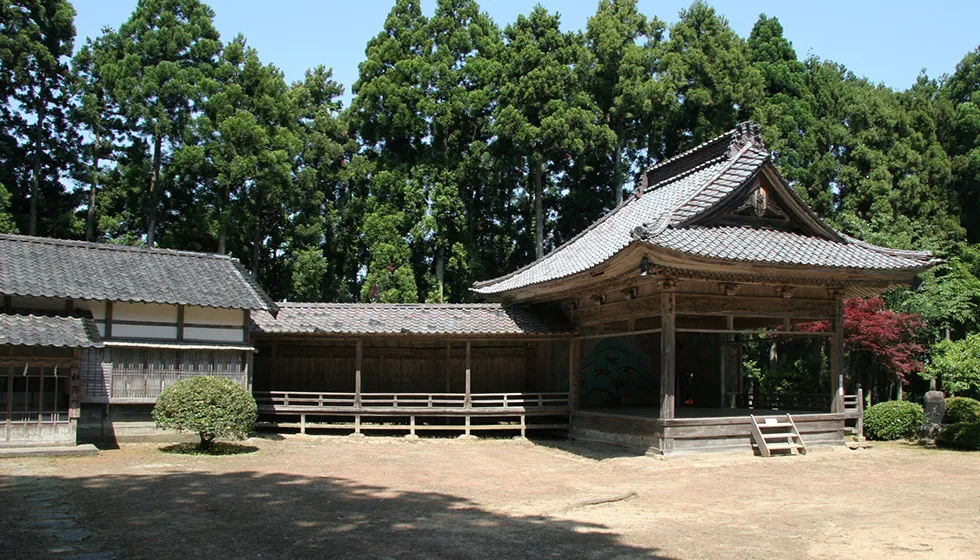 佐渡の能舞台の中でも本格的なものです。