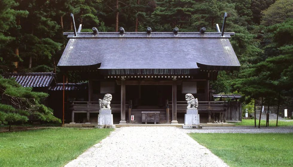 順徳上皇を祀っています。
