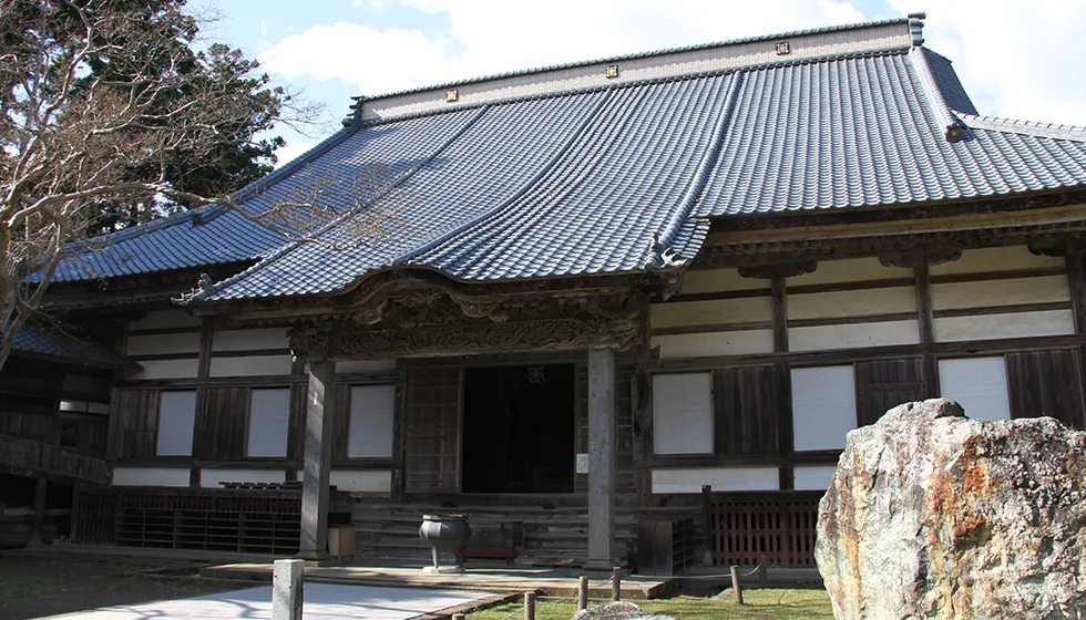 日蓮宗佐渡三本山の一つ。蓮華王山妙宣寺。