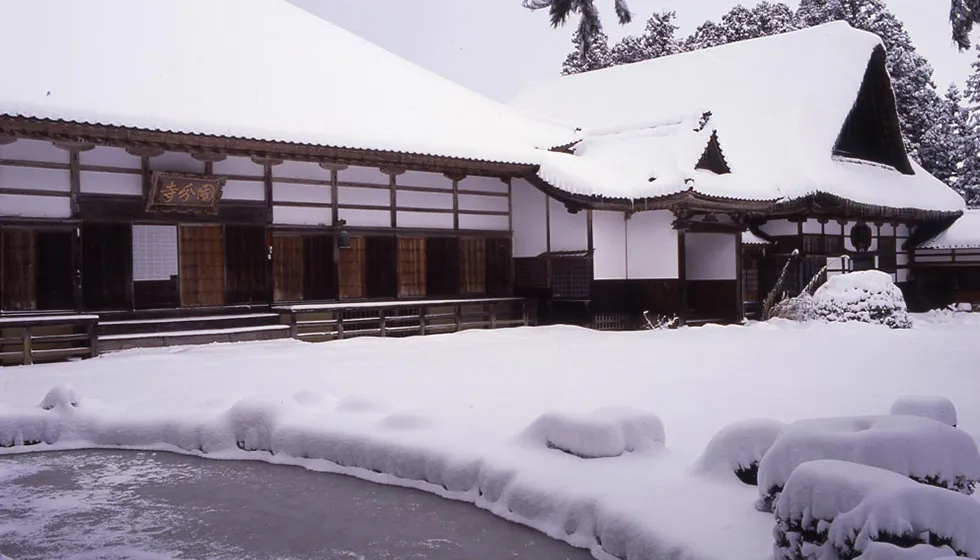 佐渡国分寺の雪景色