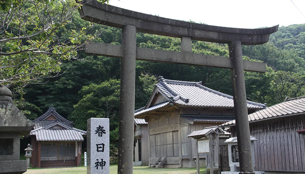 佐渡で初めて神事能が奉納された神社です。