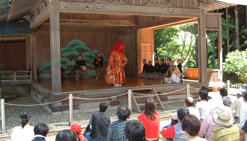 夏の一日、たっぷり演能を楽しめる本間家定例能。