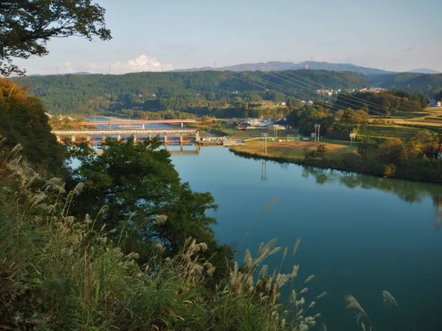 JR信濃川発電所宮中取水ダム(鷹ノ巣ダム)