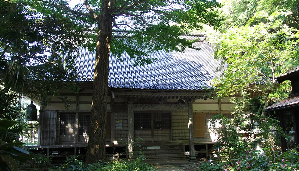 時宗遊行派の寺院、山号は海徳山。
