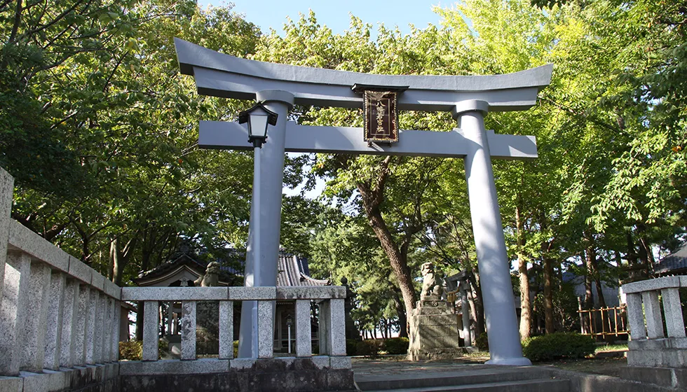 若宮通りに面しています。