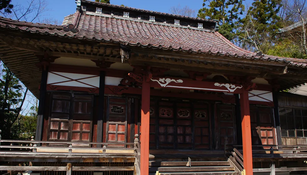 日蓮聖人草庵跡と伝わる場所に建つ祖師堂。