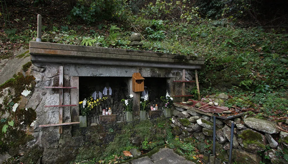 厨子王が母と再会した伝説の地。