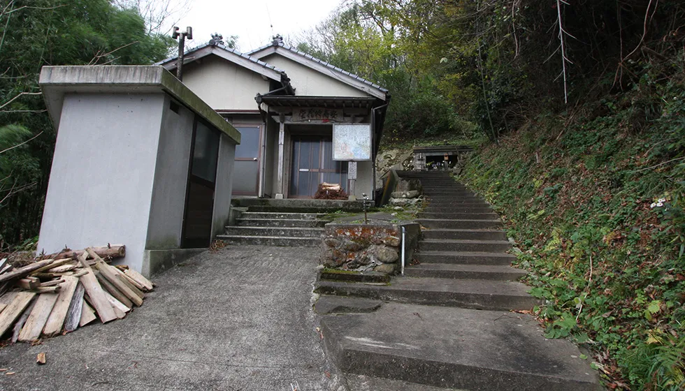 目洗い地蔵に向かう遊歩道。