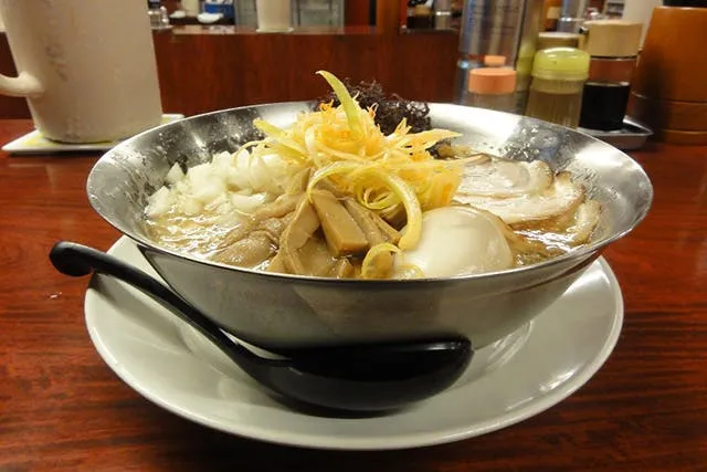 移動ラクラク!ご当地ラーメンタクシーでめぐる産業観光