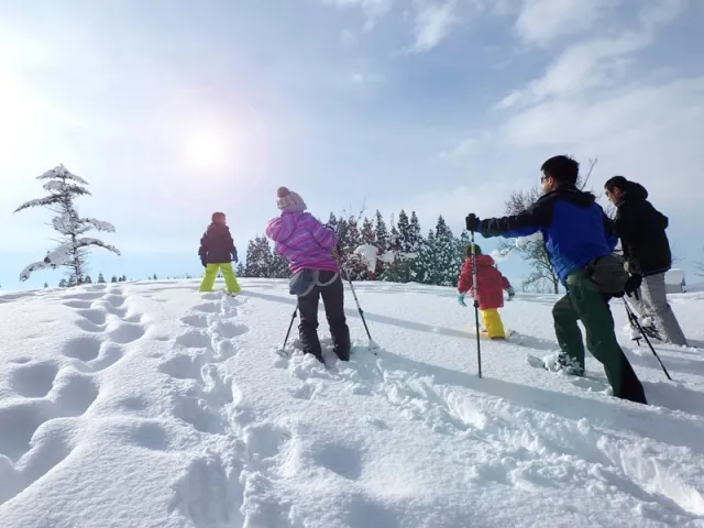 【スノーシューで雪原散策】雪の森スノーシューツアー(あてま森と水辺の教室ポポラ)